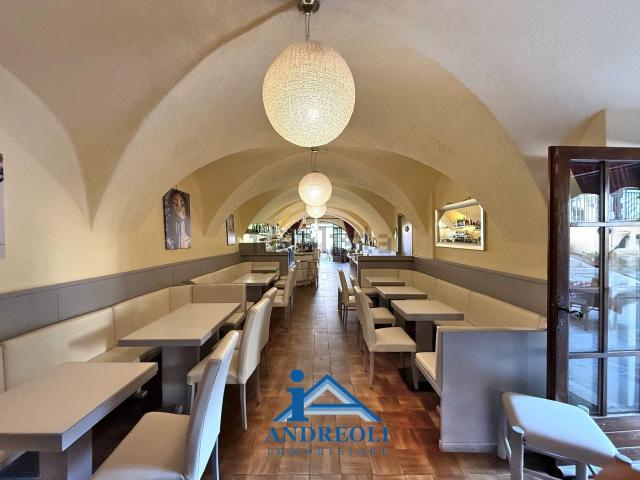 Locale in affitto di 130 m² in Corso Dante Alighieri