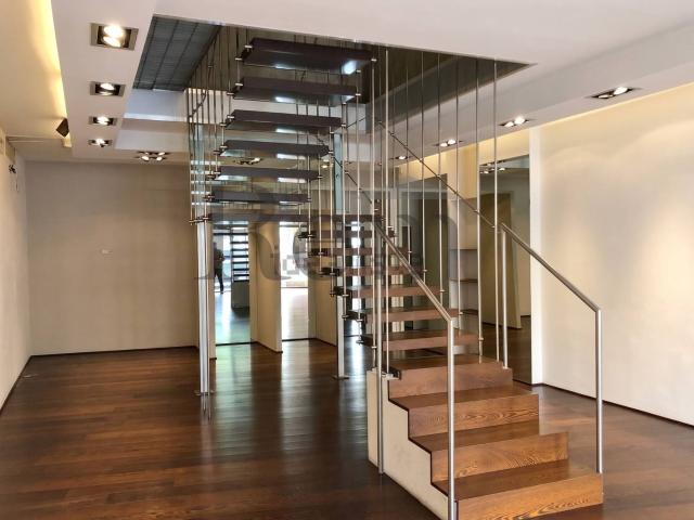 Locale in affitto di 125 m² in Corso del Popolo