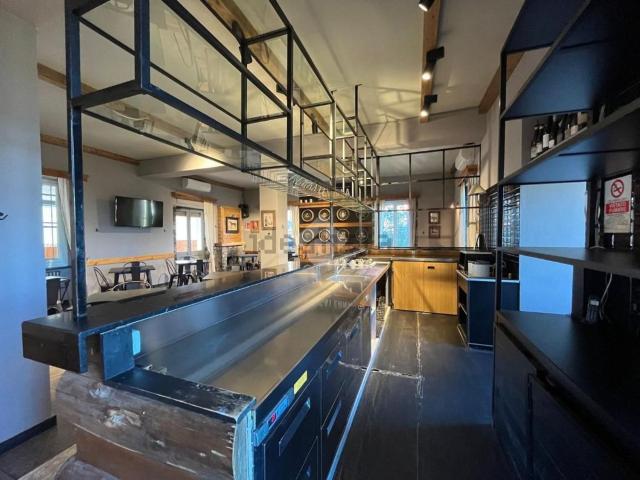 Locale in affitto di 130 m² in Strada Statale 1