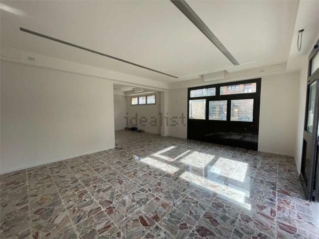 Locale in affitto di 130 m² in Strada Vaciglio, 1110