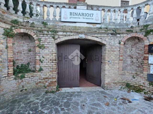 Locale in affitto di 131 m² in Via Caravaggio, 103