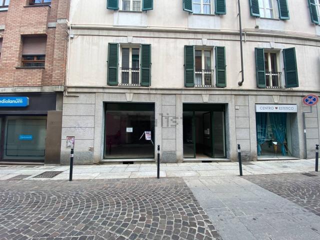 Locale in affitto di 131 m² in Via San Giacomo della Vittoria, 28