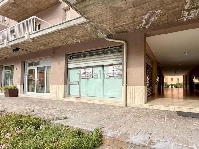 Locale in affitto di 131 m² in Viale Guglielmo Marconi, 11