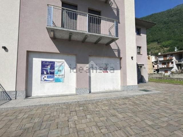Locale in affitto di 132 m² in Via Stretta