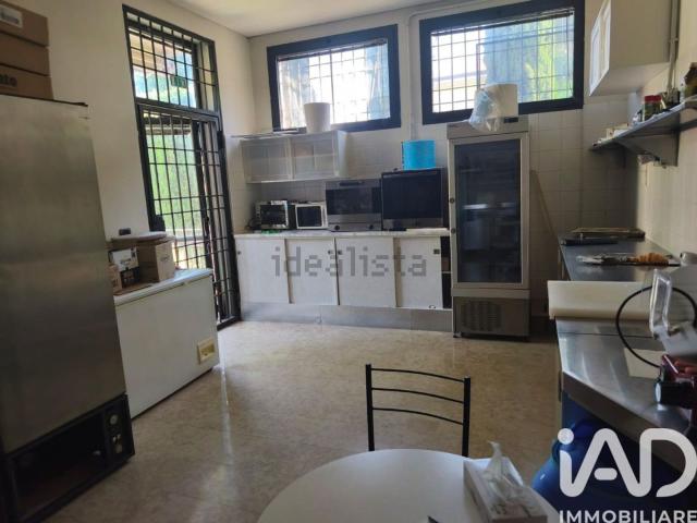 Locale in affitto di 132 m² in Via Roma