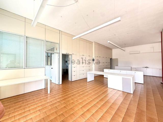 Locale in affitto di 133 m²
