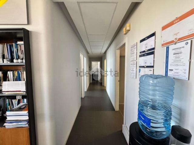 Locale in affitto di 133 m² in Via Veneto, 29