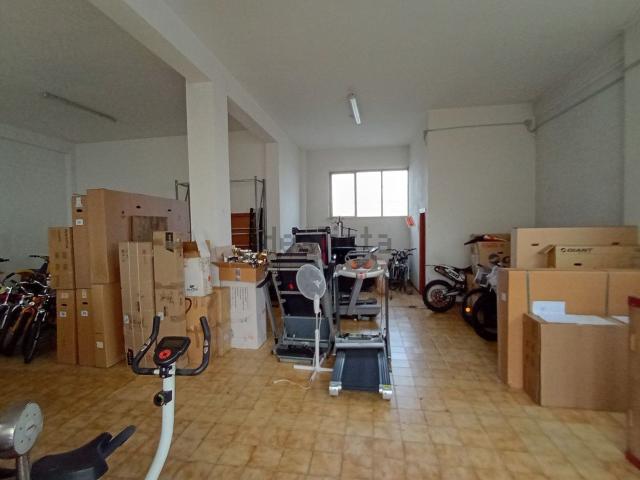 Locale in affitto di 134 m² in Via Achille Grandi