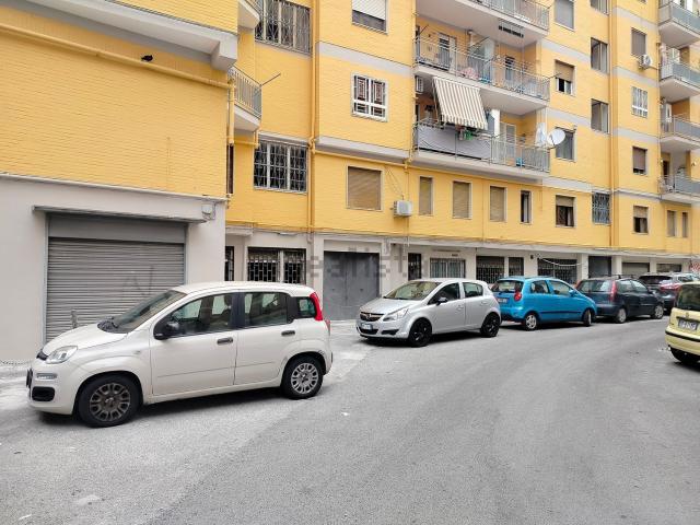 Locale in affitto di 135 m² in Via Ben Hur, 81