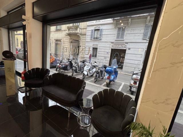 Locale in affitto di 135 m² in Via Giuseppe Parini