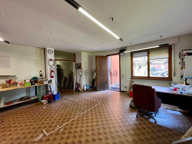 Locale in affitto di 135 m² in Via Enrico Cernuschi, 71