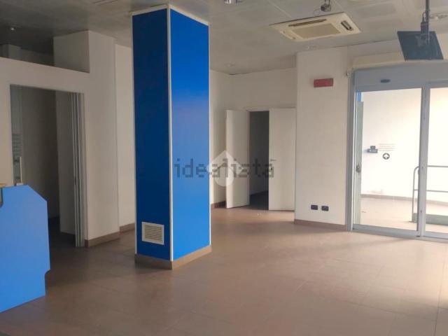 Locale in affitto di 135 m² in Corso Acqui, 80