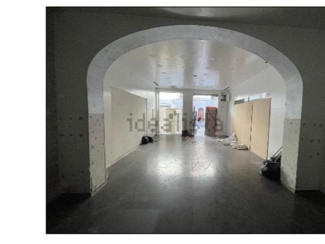 Locale in affitto di 135 m² in Corso Italia, 139