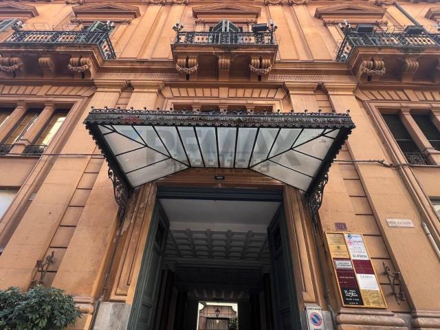 Locale in affitto di 136 m² in Via Mariano Stabile, 172