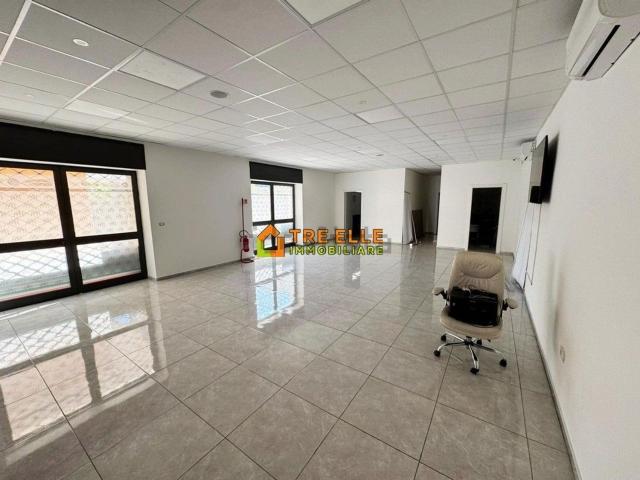 Locale in affitto di 136 m² in Corso Umberto I