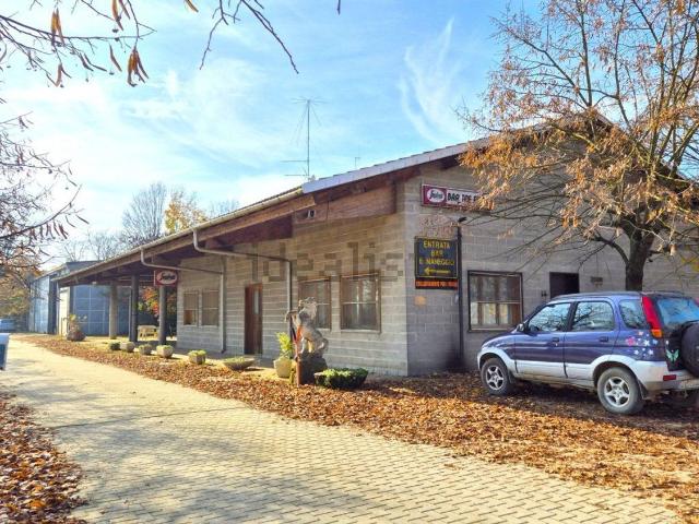 Locale in affitto di 1380 m² in Località Vo