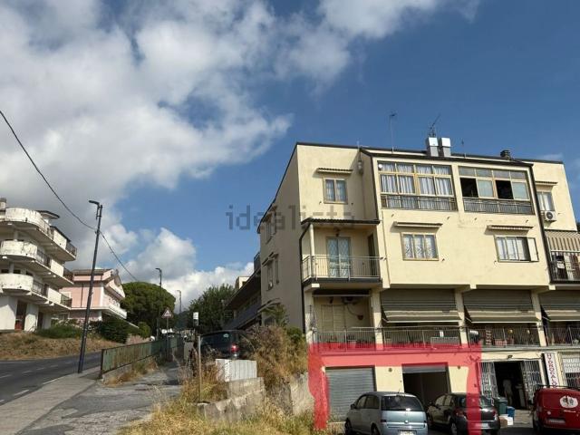 Locale in affitto di 138 m² in Via Giuseppe Fiorillo, 10