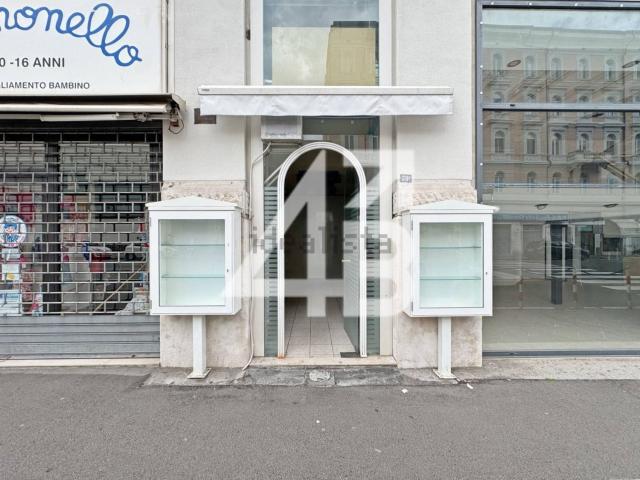 Locale in affitto di 17 m² in Via Giosuè Carducci, 39