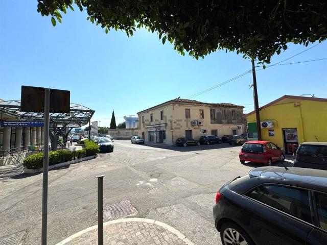 Locale in affitto di 140 m²