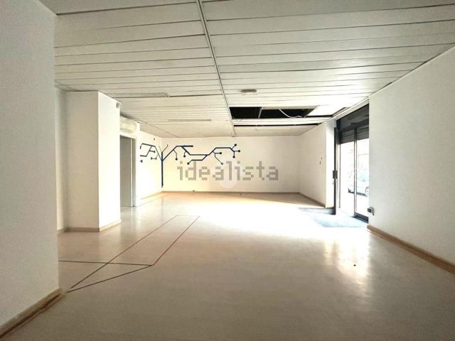 Locale in affitto di 140 m² in Via Castello, 6