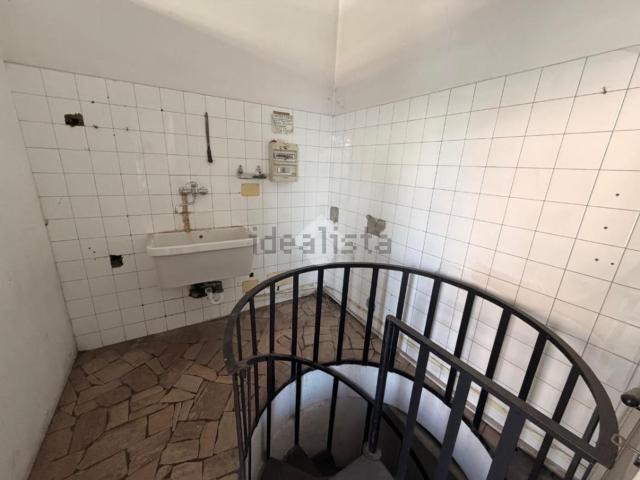 Locale in affitto di 140 m² in Via Alessandro Noli, 14