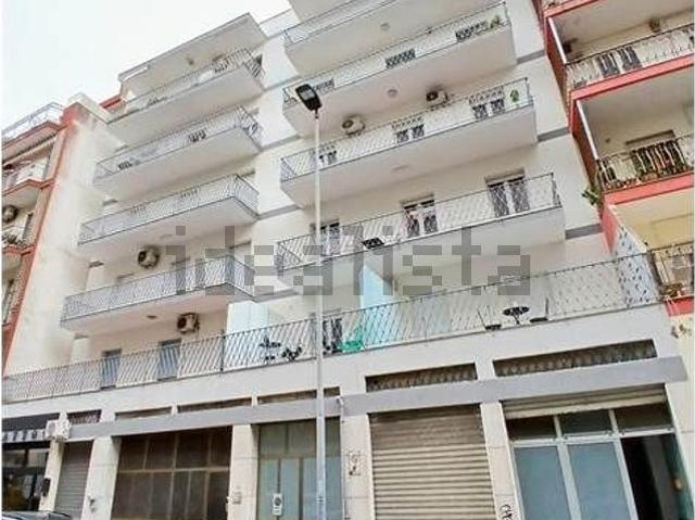 Locale in affitto di 140 m² in Via G. D&apos Annunzio, 70