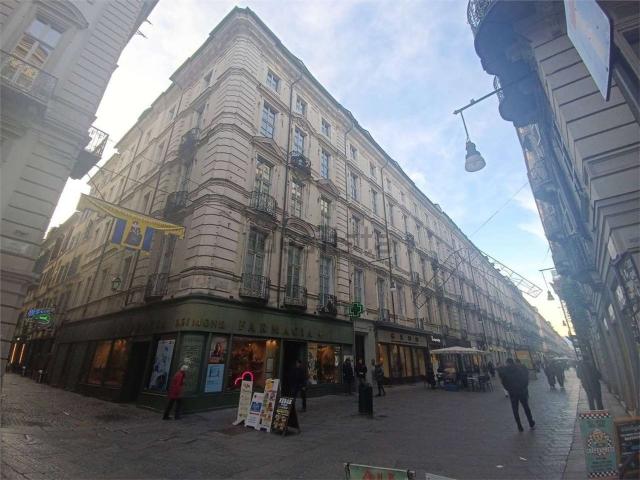 Locale in affitto di 140 m² in Via Giuseppe Garibaldi, 43