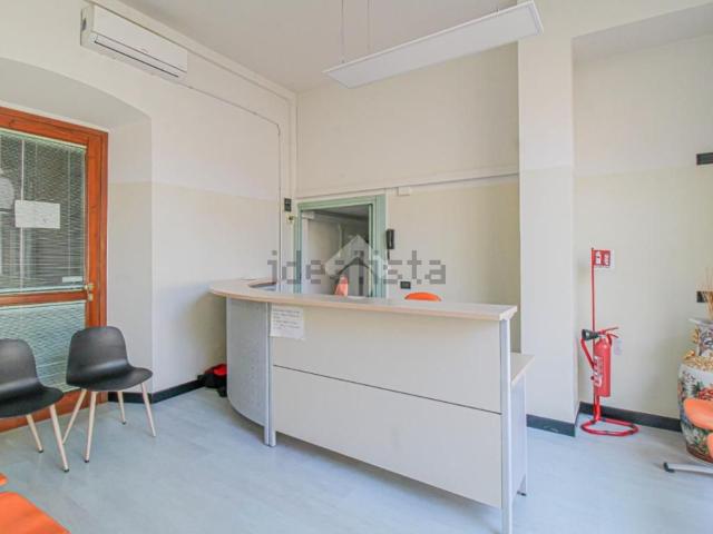Locale in affitto di 140 m² in Via Giacomo Matteotti, 1