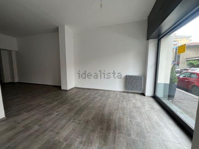 Locale in affitto di 140 m² in Via Don Luigi Palazzolo, 15