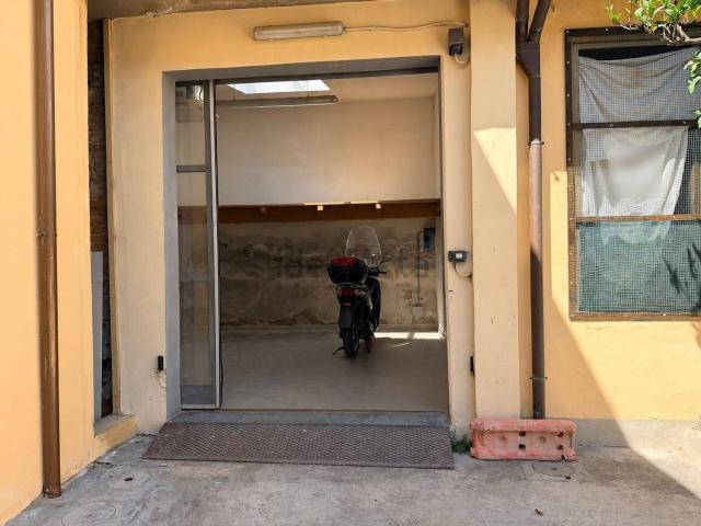 Locale in affitto di 140 m² in Via del Romito, 21