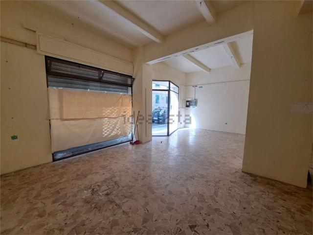 Locale in affitto di 140 m² in Via Ernesto Rossi