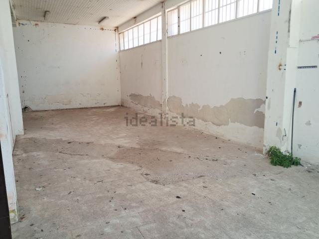 Locale in affitto di 140 m² in Via Madonie