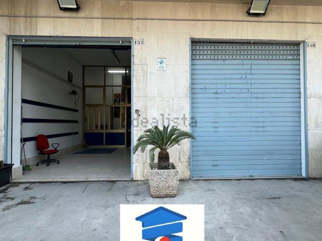 Locale in affitto di 140 m² in Via San Antonio, 148
