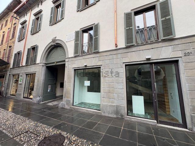 Locale in affitto di 140 m² in Via Sant&apos Orsola, 29