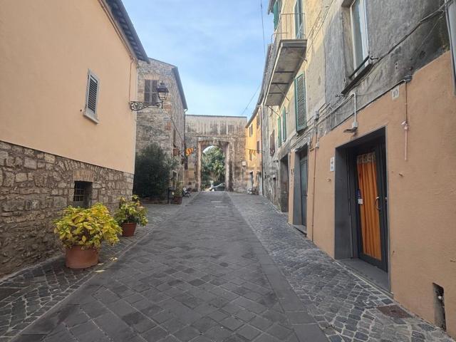 Locale in affitto di 140 m² in Via Porta Fiorentina