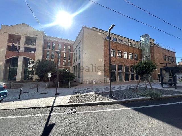 Locale in affitto di 140 m² in Via Roma