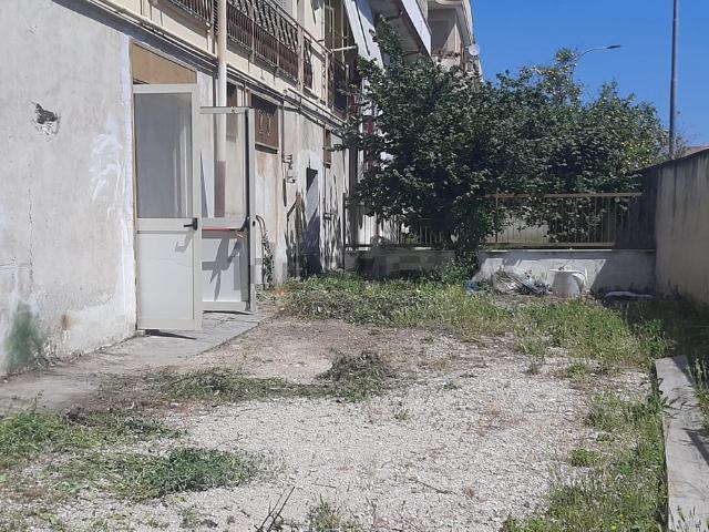 Locale in affitto di 140 m² in Via Raffaele Granata