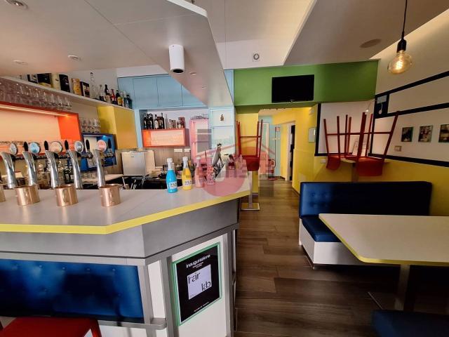 Locale in affitto di 140 m² in Via Torretta