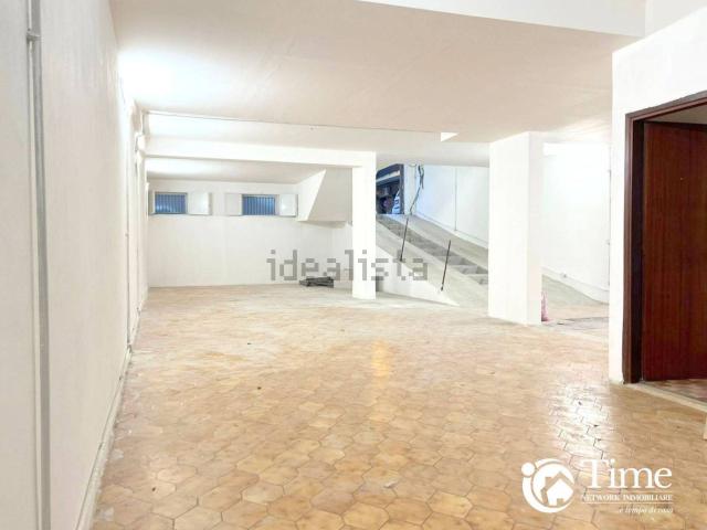 Locale in affitto di 140 m² in Via Vittorio Emanuele