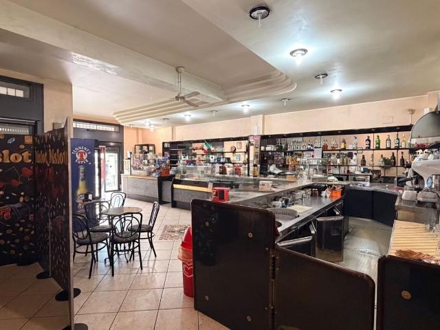 Locale in affitto di 140 m² in Via Vittorio Veneto, 334