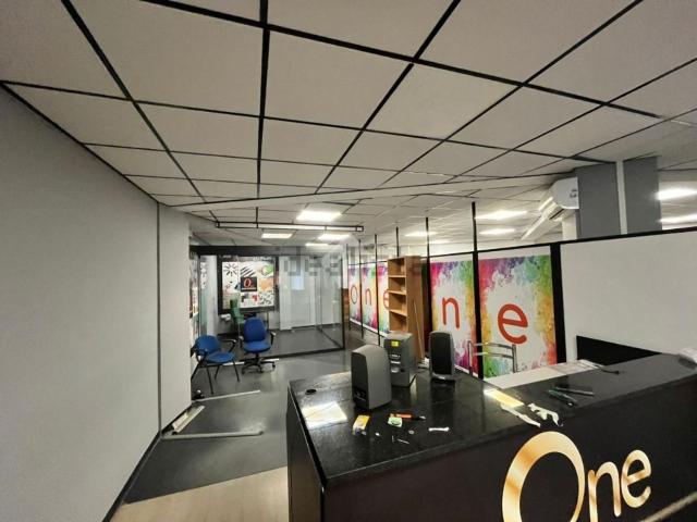 Locale in affitto di 140 m² in Via Virgilio Melandri, 152