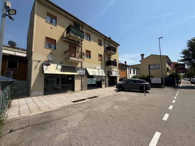 Locale in affitto di 141 m² in Corso Milano, 148