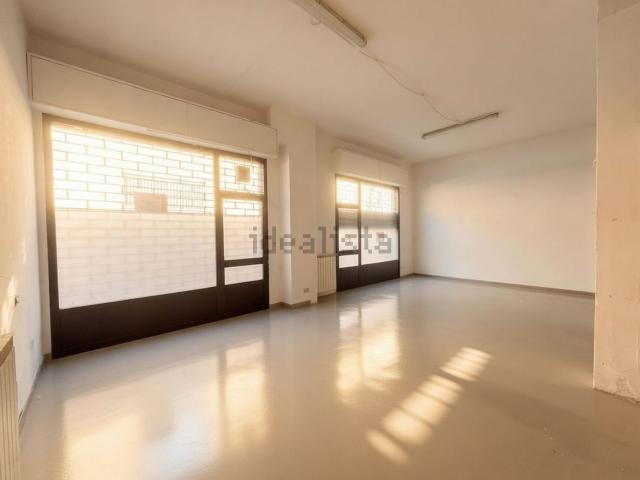 Locale in affitto di 143 m² in Via Enrico Fermi, 18