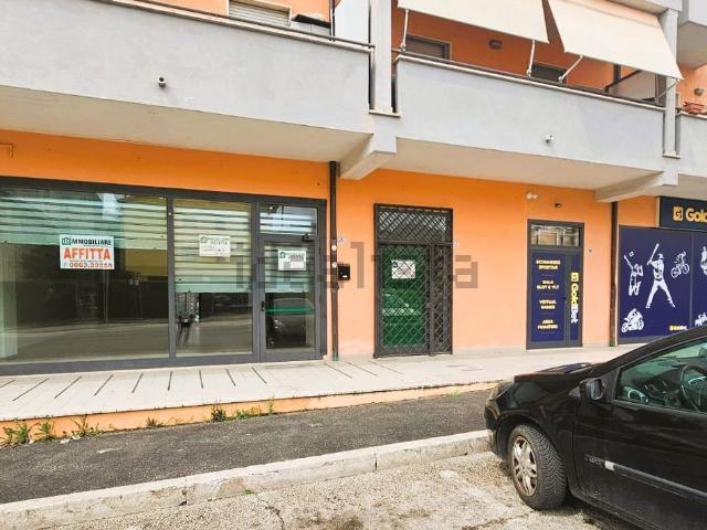 Locale in affitto di 143 m² in Via L. Einaudi, 27