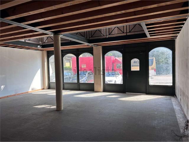 Locale in affitto di 145 m²
