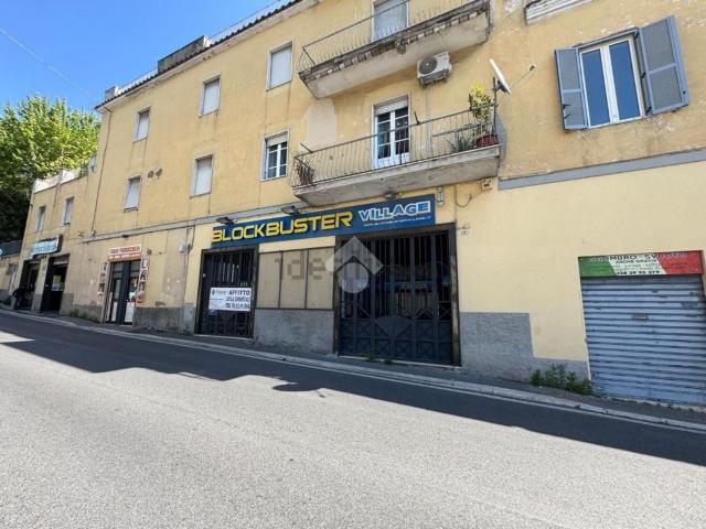Locale in affitto di 145 m² in Via Trilussa, 5