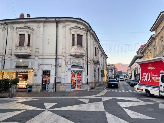 Locale in affitto di 145 m² in Via Camillo Corradini, 129