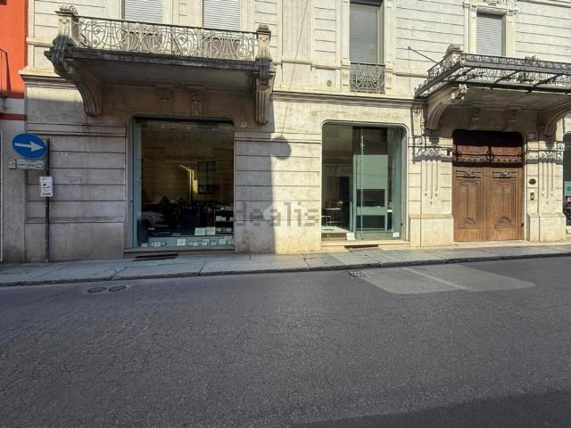 Locale in affitto di 145 m² in Via Alessandro Manzoni, 5