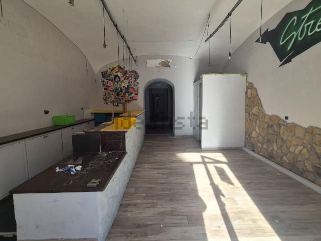 Locale in affitto di 145 m² in Via Domenico Cimarosa