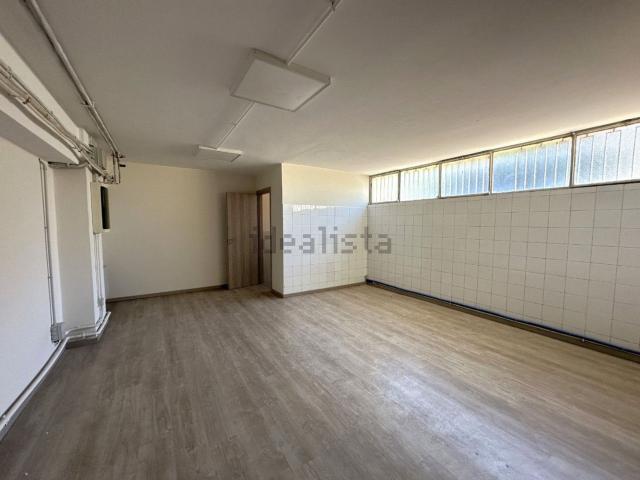 Locale in affitto di 145 m² in Via IV Novembre, 33